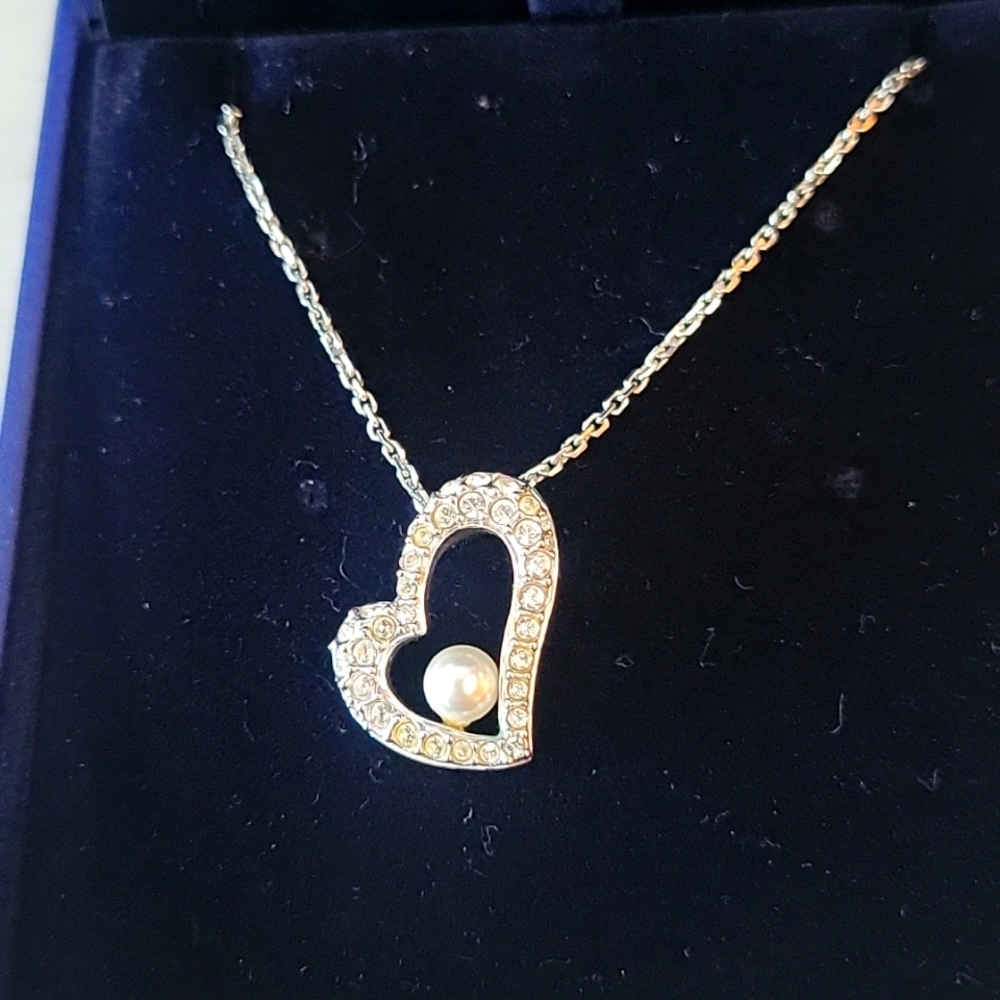 Swarovski heart and pearl pendant necklace